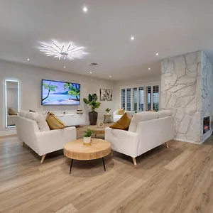 Single Story Minutes From Summerlin With Rv Parking & Dog Friendly Holiday home Las Vegas